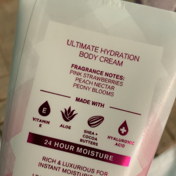 Bath & Body Works Gingham Vibrant/Gorgeous Body Cream Bundle - Picture 4 of 5